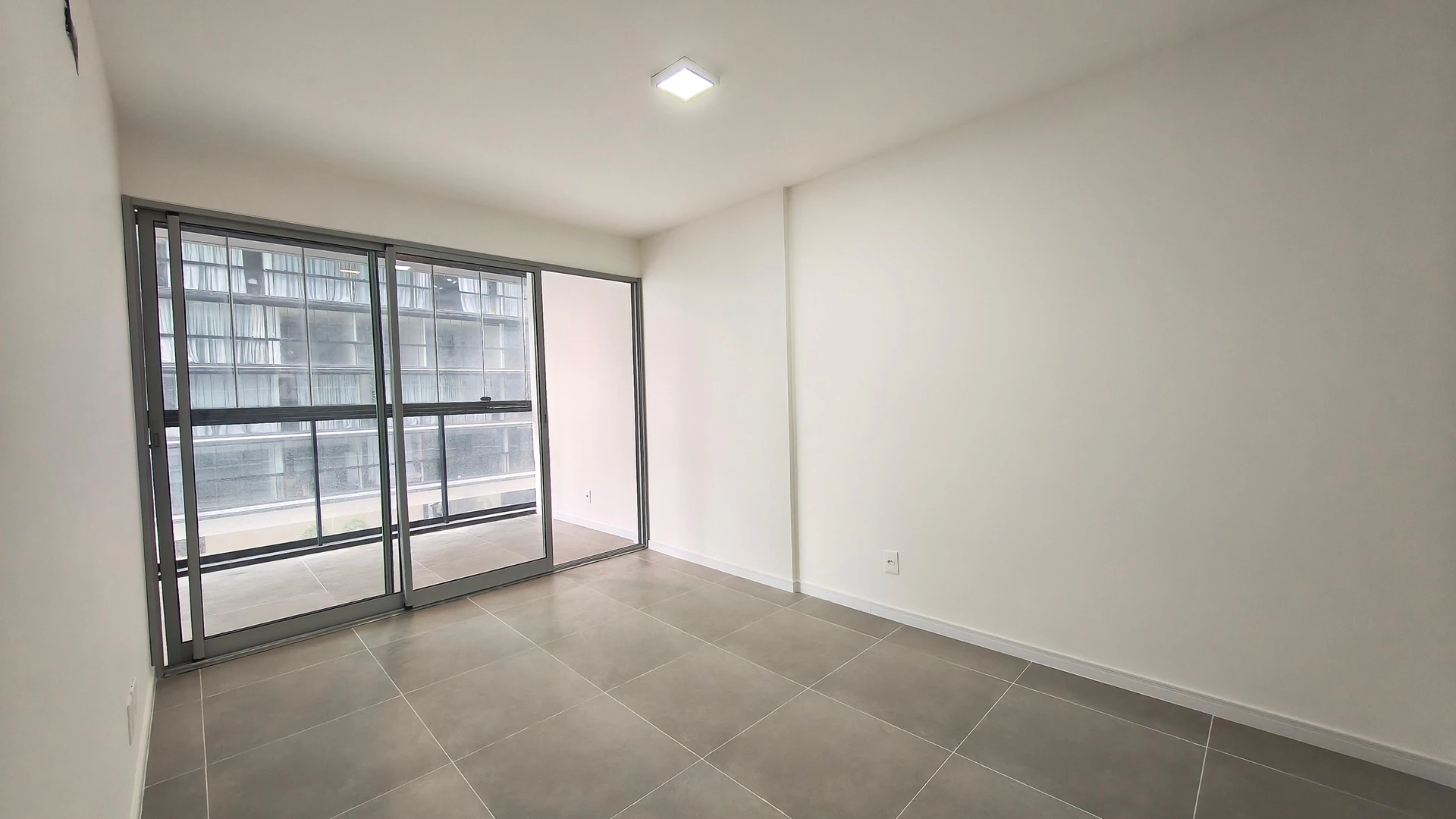 Apartamento com 2 quartos e varanda envidraçada — photo 11