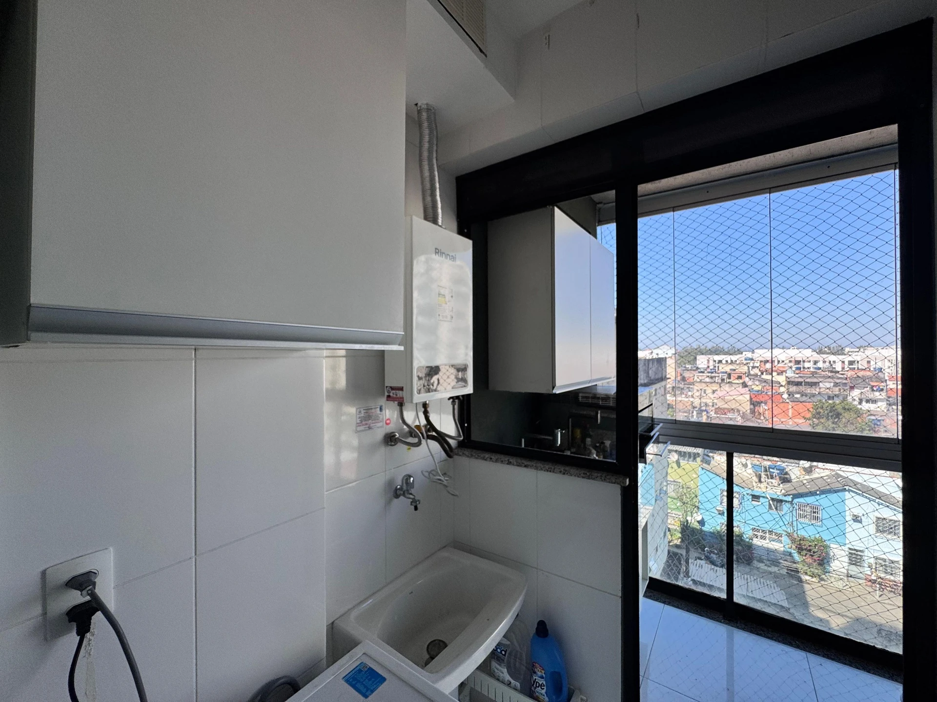 3-bedroom apartment with a grill on the balcony — photo 9