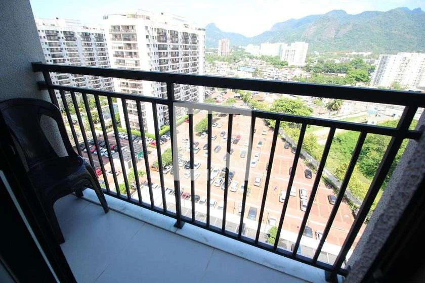 Furnished 1-bedroom apartment with open-plan kitchen — photo 5