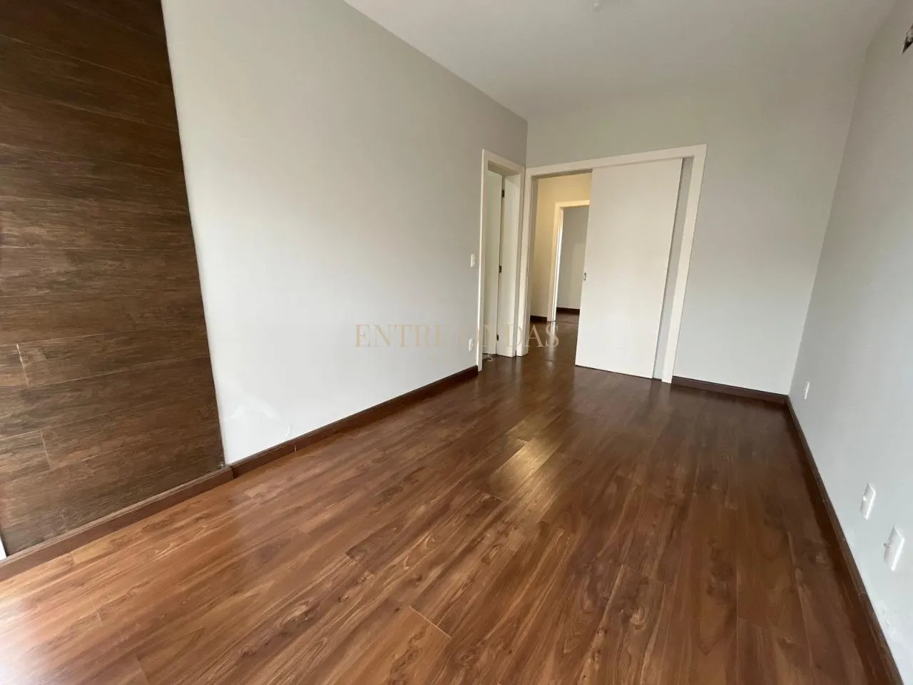 Water view in a 4-bedroom house, 263 m² — photo 42