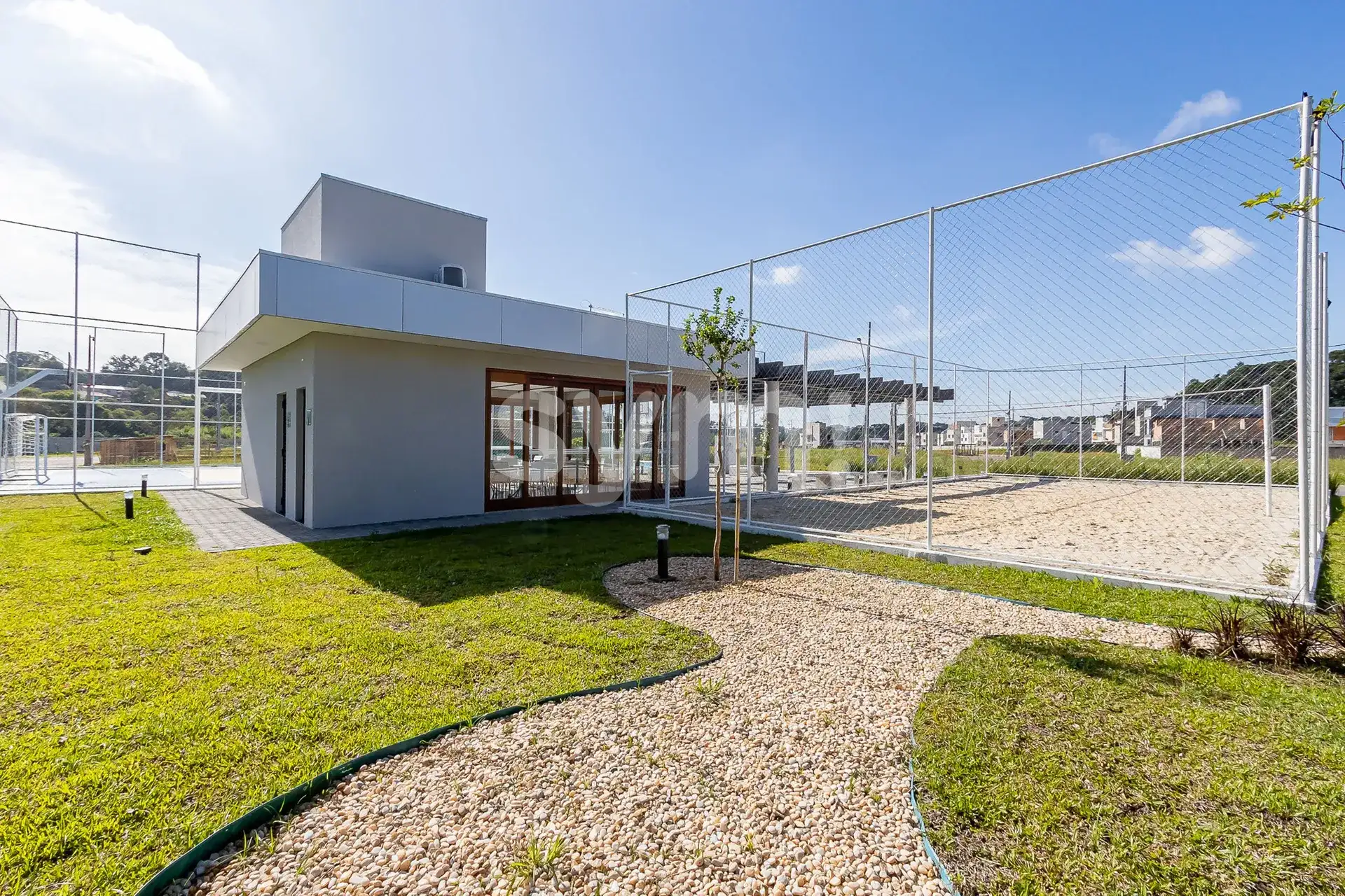 Ground-floor 160 m² house with 3 en-suites and private garden — photo 41
