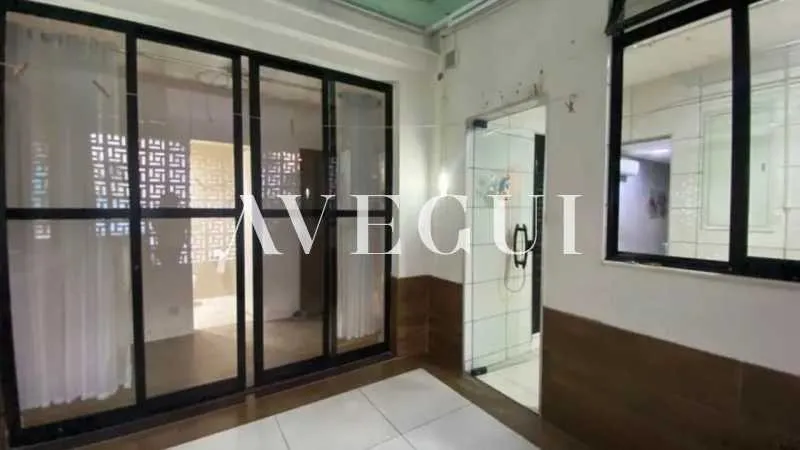 Unfurnished apartment with 4 bedrooms and 5 bathrooms — photo 17