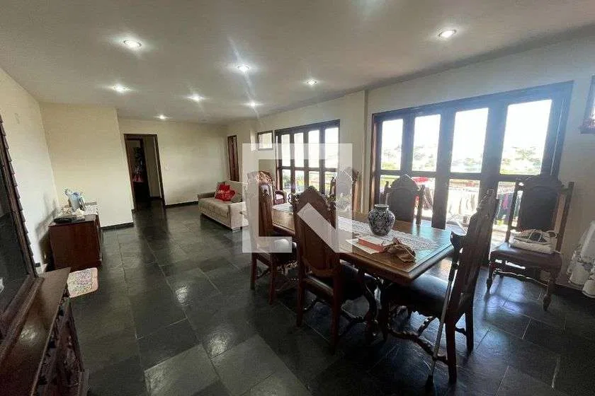 3-bedroom apartment with 2 parking spots and 184 m² — photo 2
