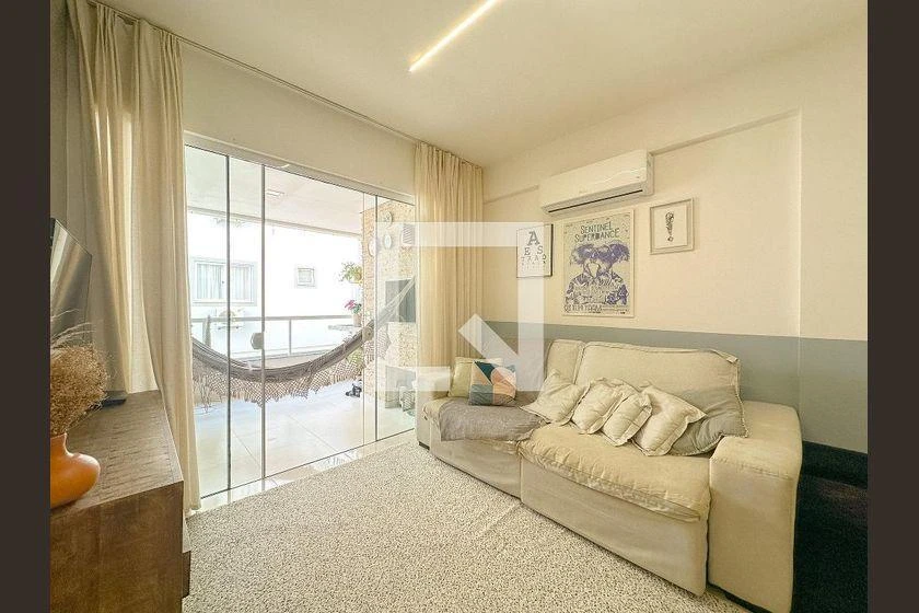 Balcony with a grill in a 2-bedroom apartment, 92 m² — photo 26