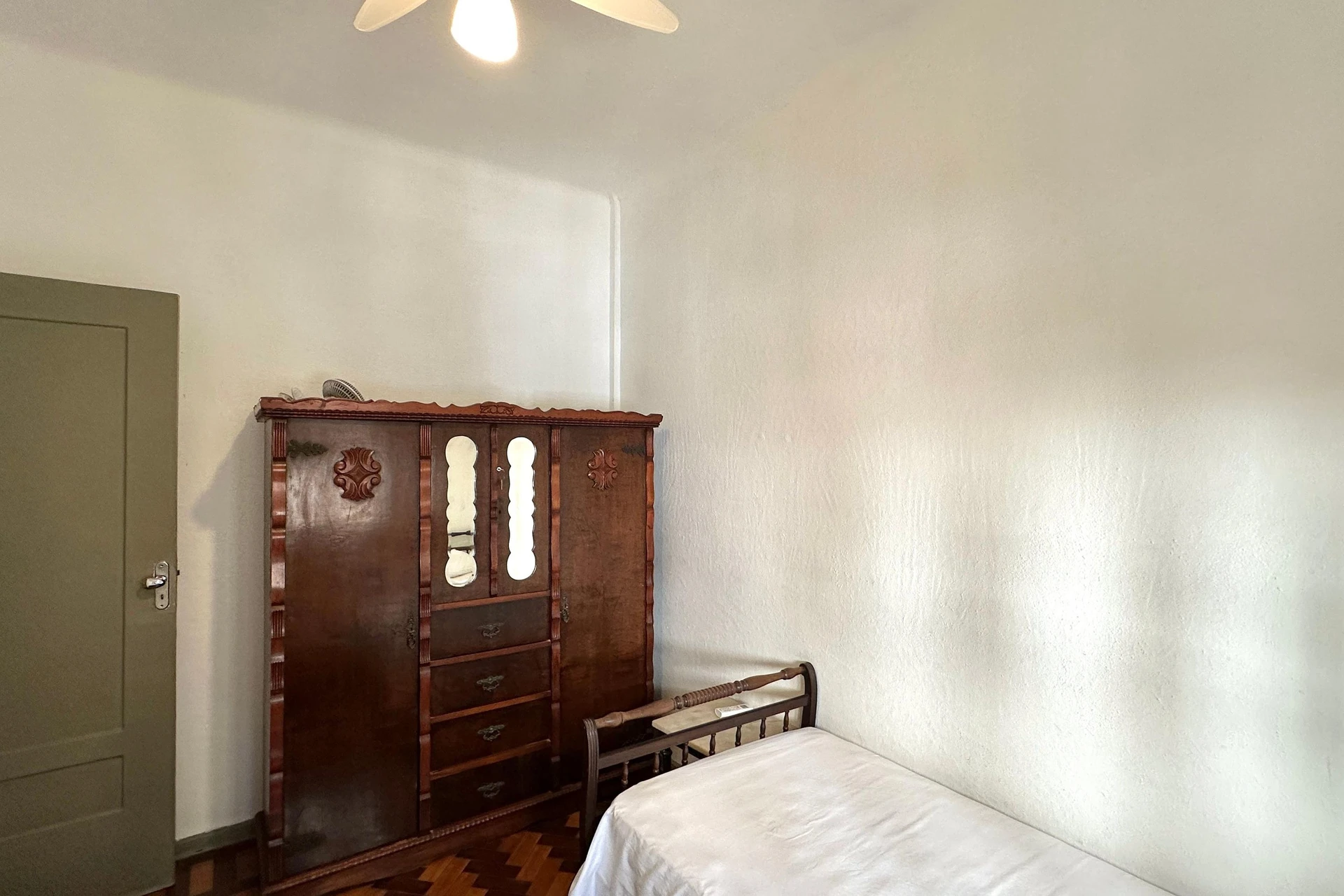 Furnished apartment with 3 bedrooms and a balcony — photo 19