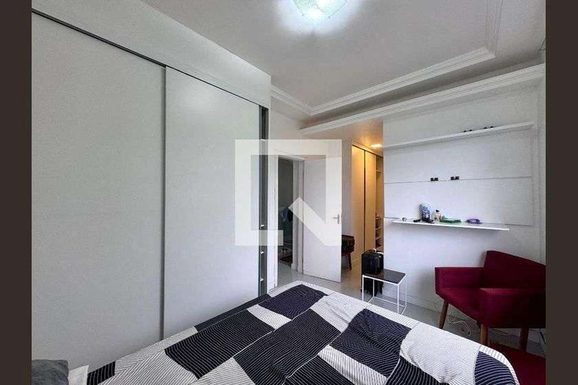 House with 5 bedrooms and a private garden — photo 28