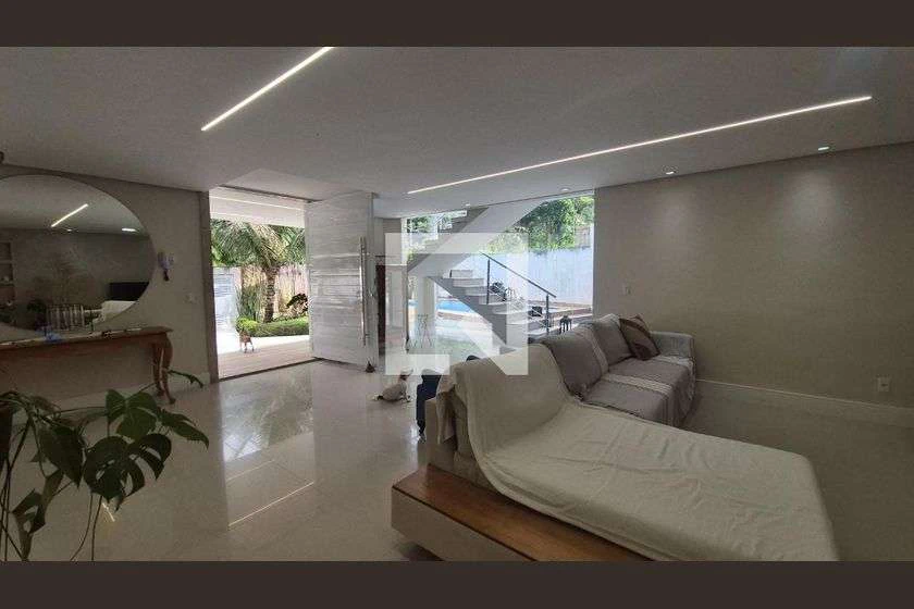 420 m² house with 4 en-suite bedrooms and private garden — photo 25