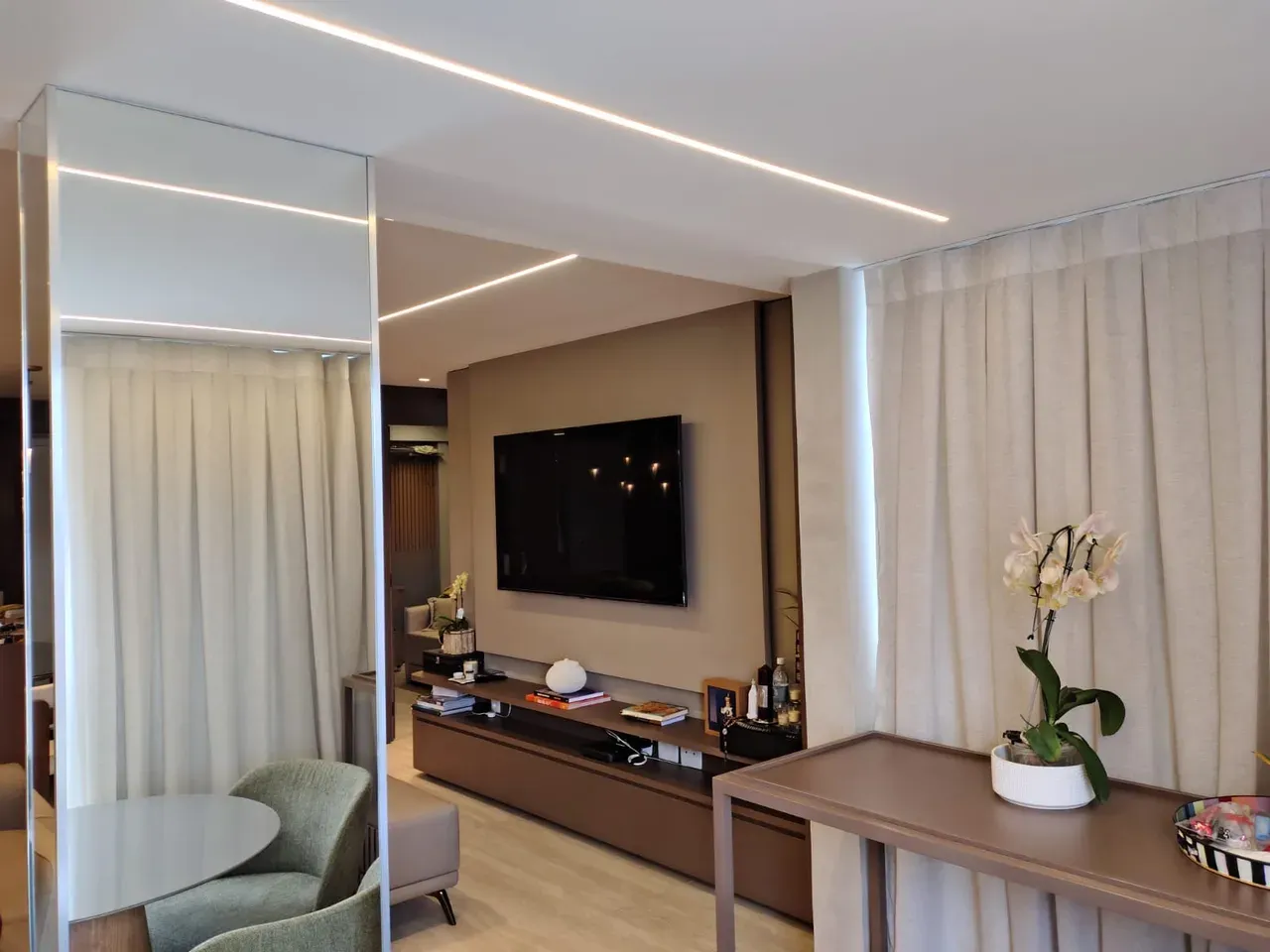 Apartamento com 3 quartos e varanda, pisos de cerâmica — photo 17