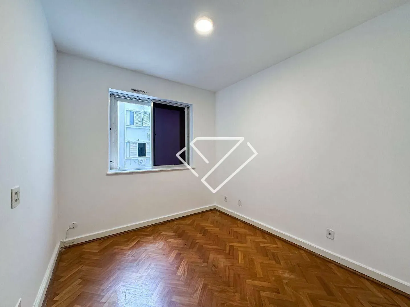 Home office in a 3-bedroom apartment, 189 m² — photo 4