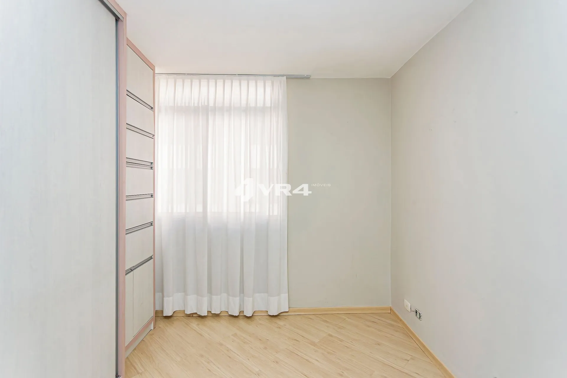 2-bedroom apartment with a washing machine — photo 11