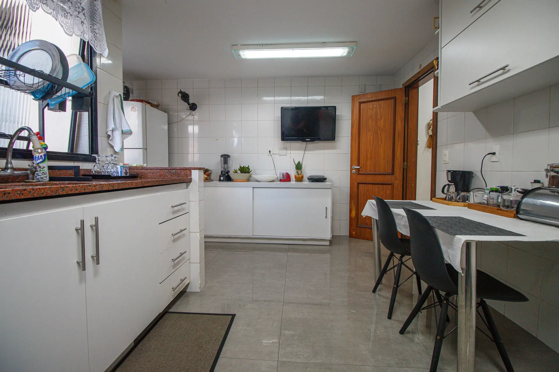 Furnished 2-bedroom apartment with 2 bathrooms and pet-friendly policy — photo 25