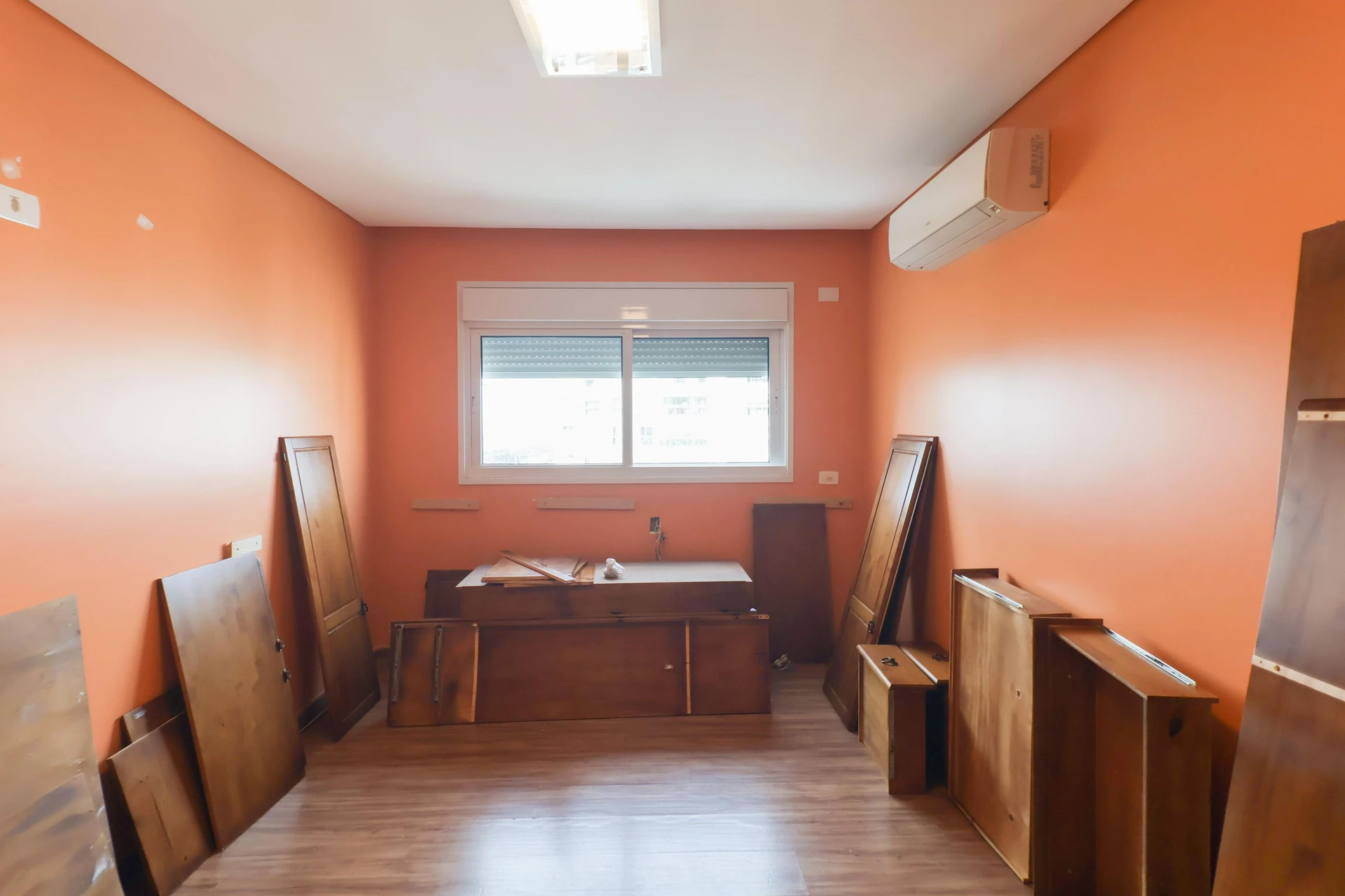 Furnished apartment, 266 m², with a bathtub — photo 83