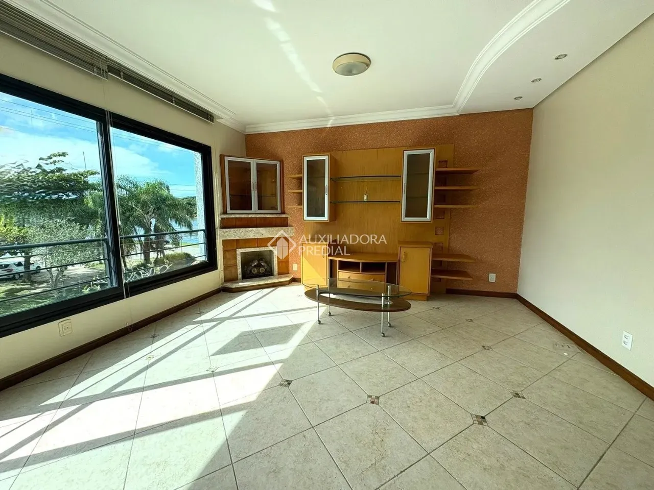 Furnished 120 m² apartment with 2 en-suites on floor 3