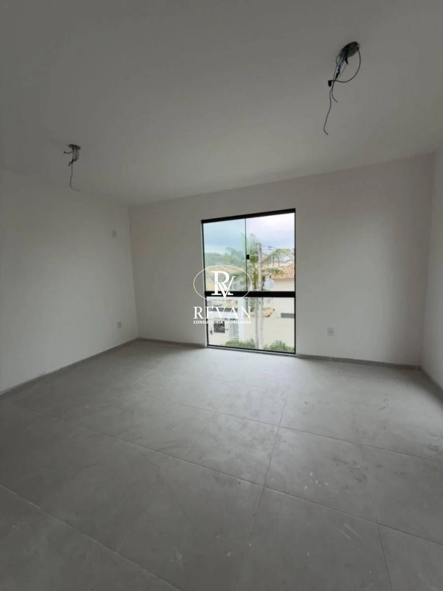 Floor-to-ceiling windows in a 4-bedroom house, 157 m² — photo 5