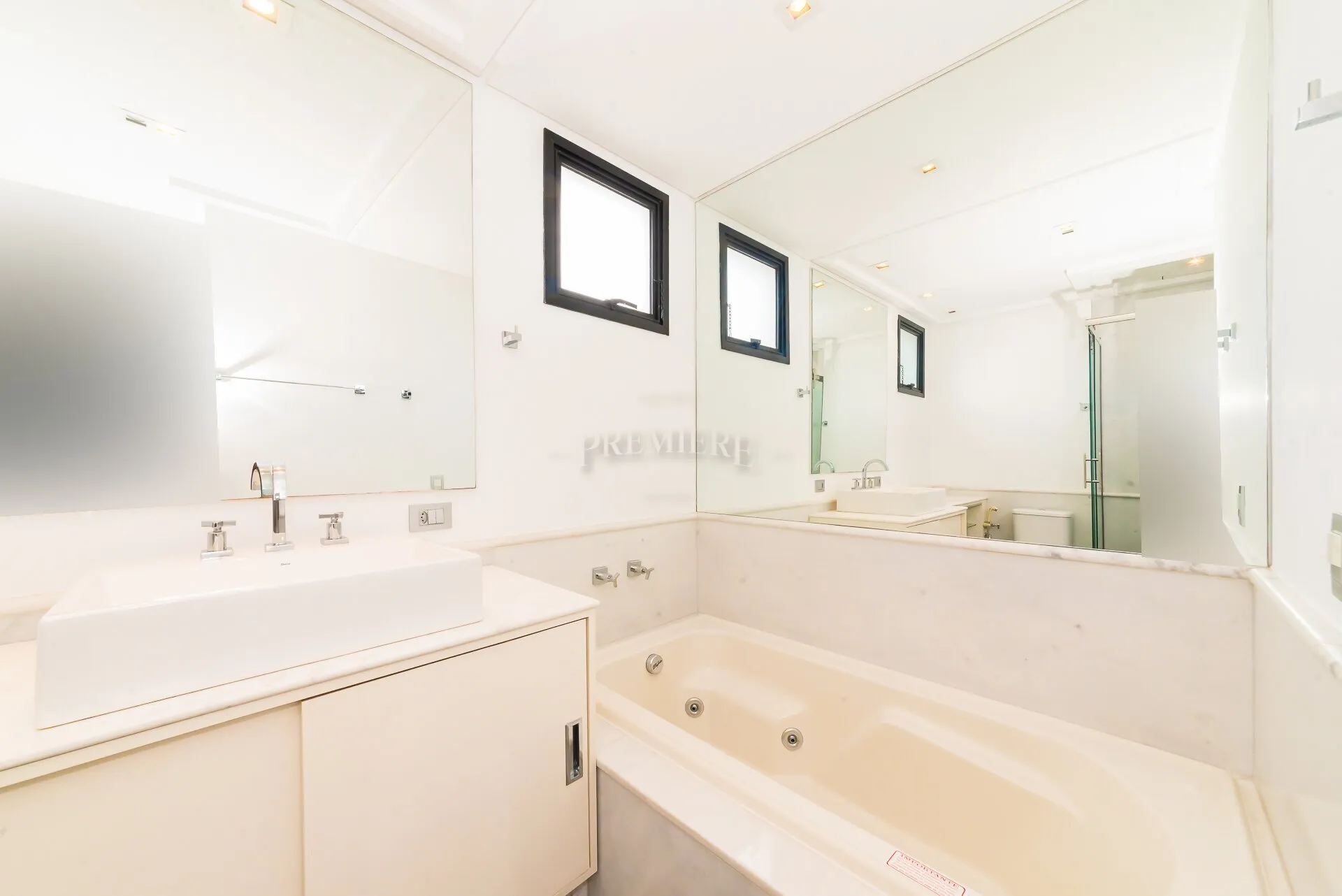 Apartamento de 3 suítes com 265 m² e 2 vagas — photo 23