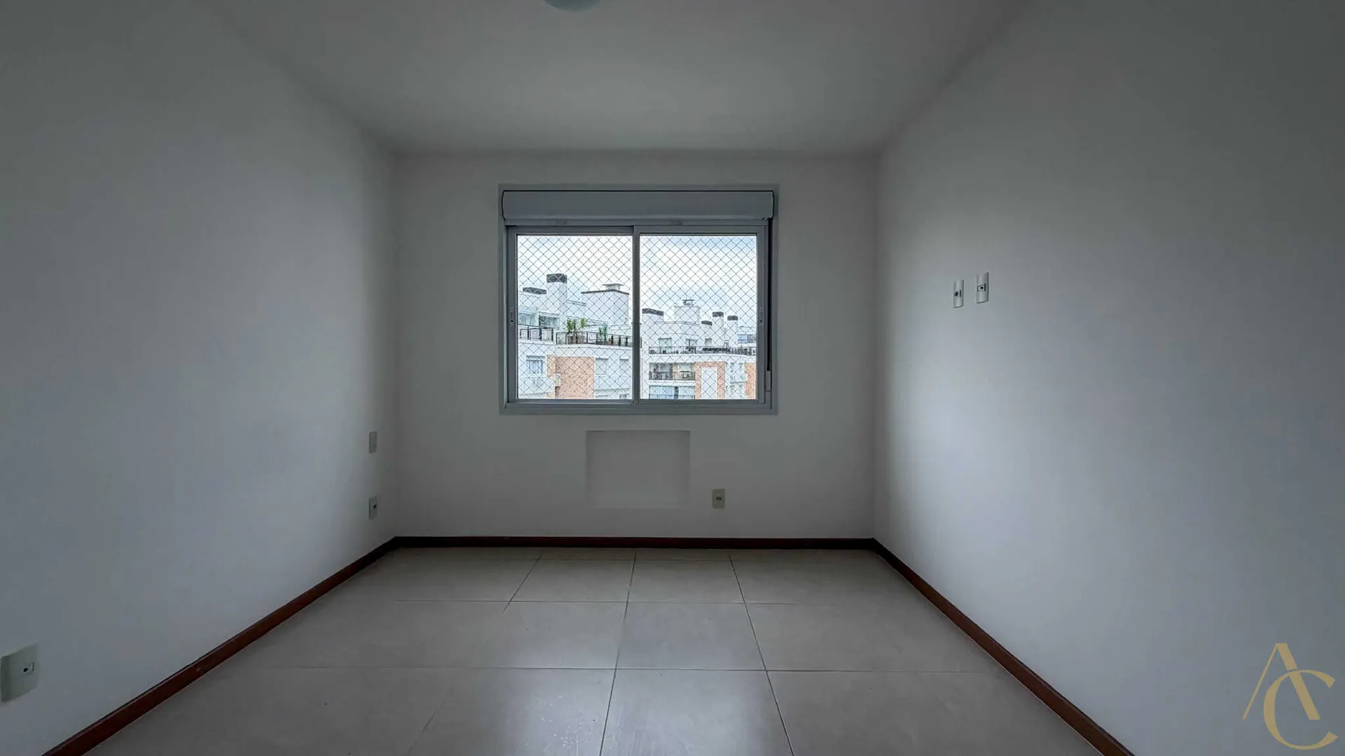 149 m² furnished apartment with a built-in grill on the balcony — photo 58