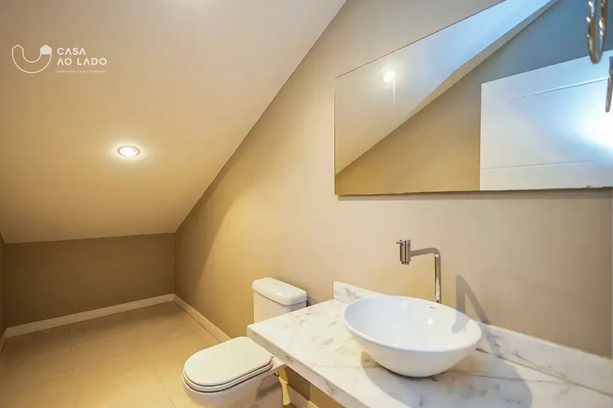 House with 629 m², 4 bedrooms and a balcony — photo 45