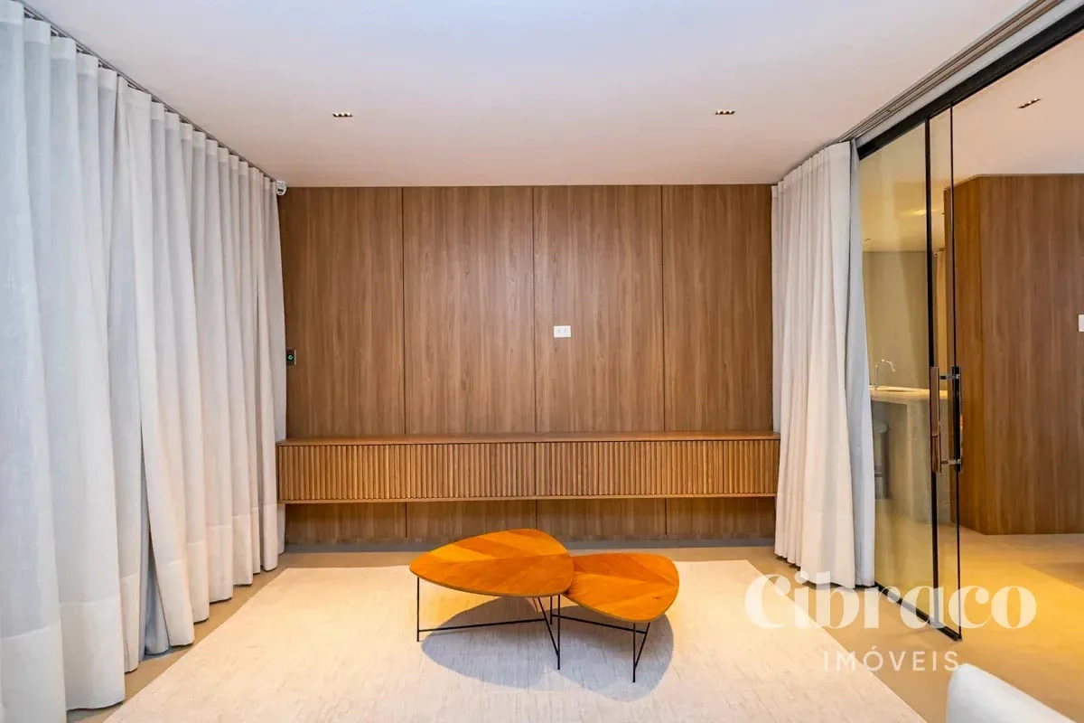 Furnished apartment, 31 m², with a glass-enclosed balcony — photo 11