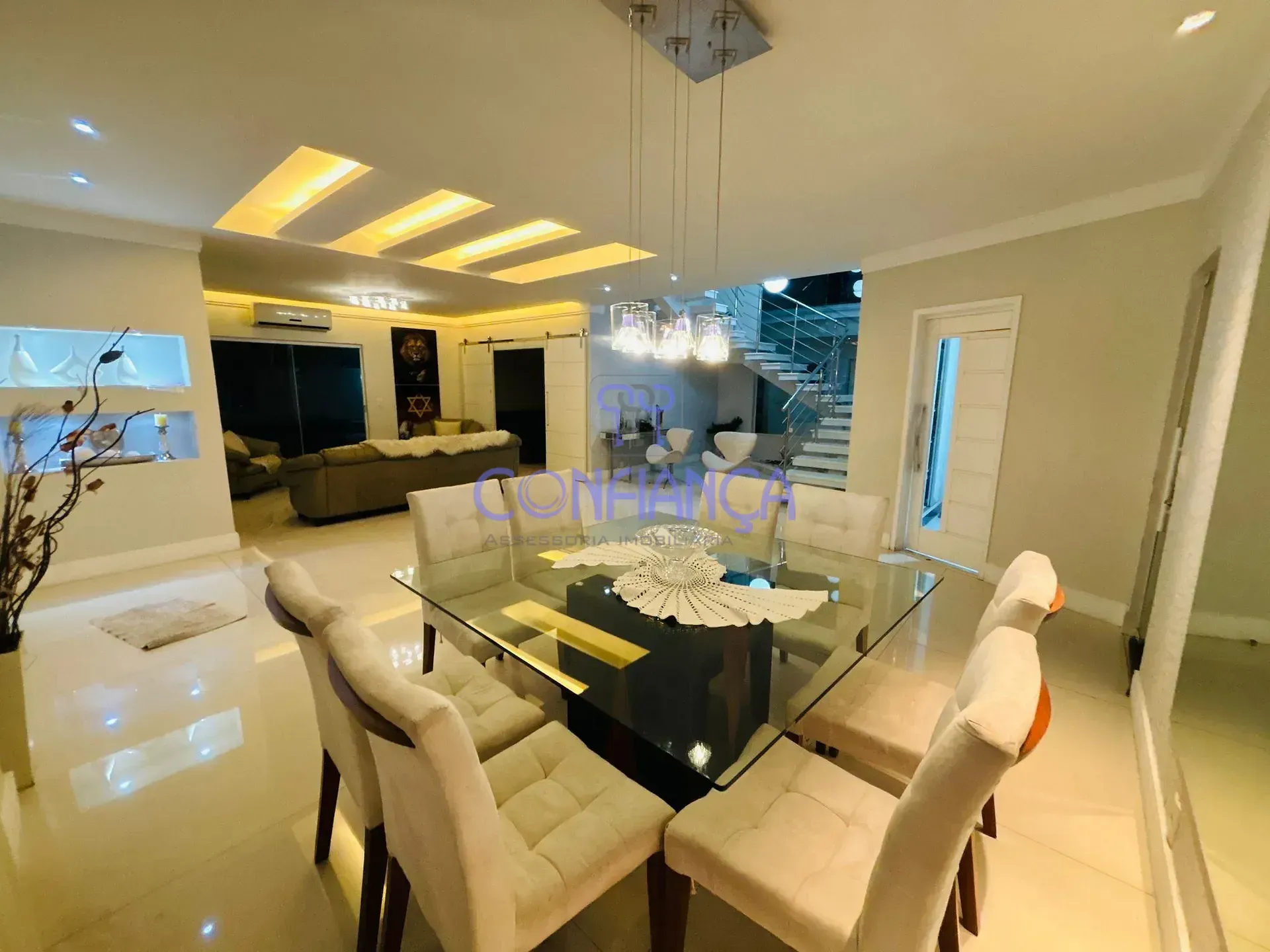 House with 4 en-suite bedrooms and 6 bathrooms — photo 23