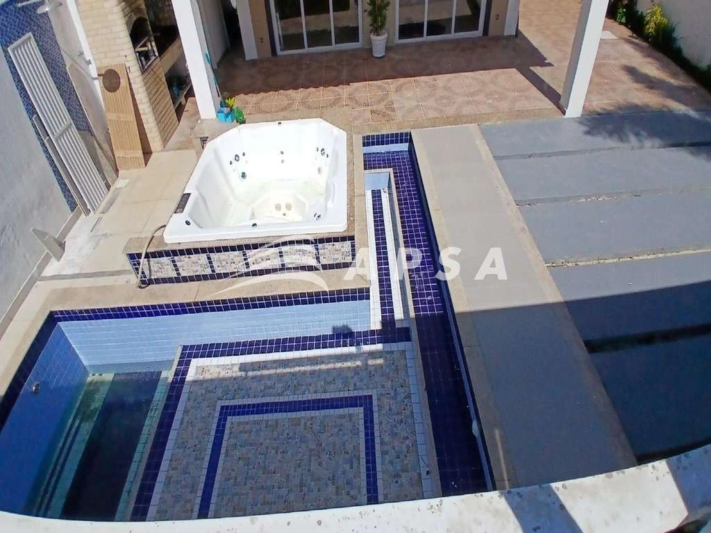 300 m² house with 4 en-suite bedrooms and private BBQ — photo 23