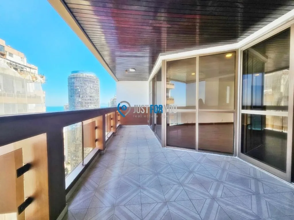 Apartamento de 4 dormitórios com 179 m² e 3 vagas — photo 8