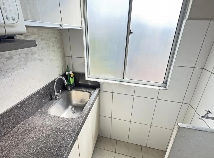 2-bedroom apartment with separate kitchen and parking — photo 7