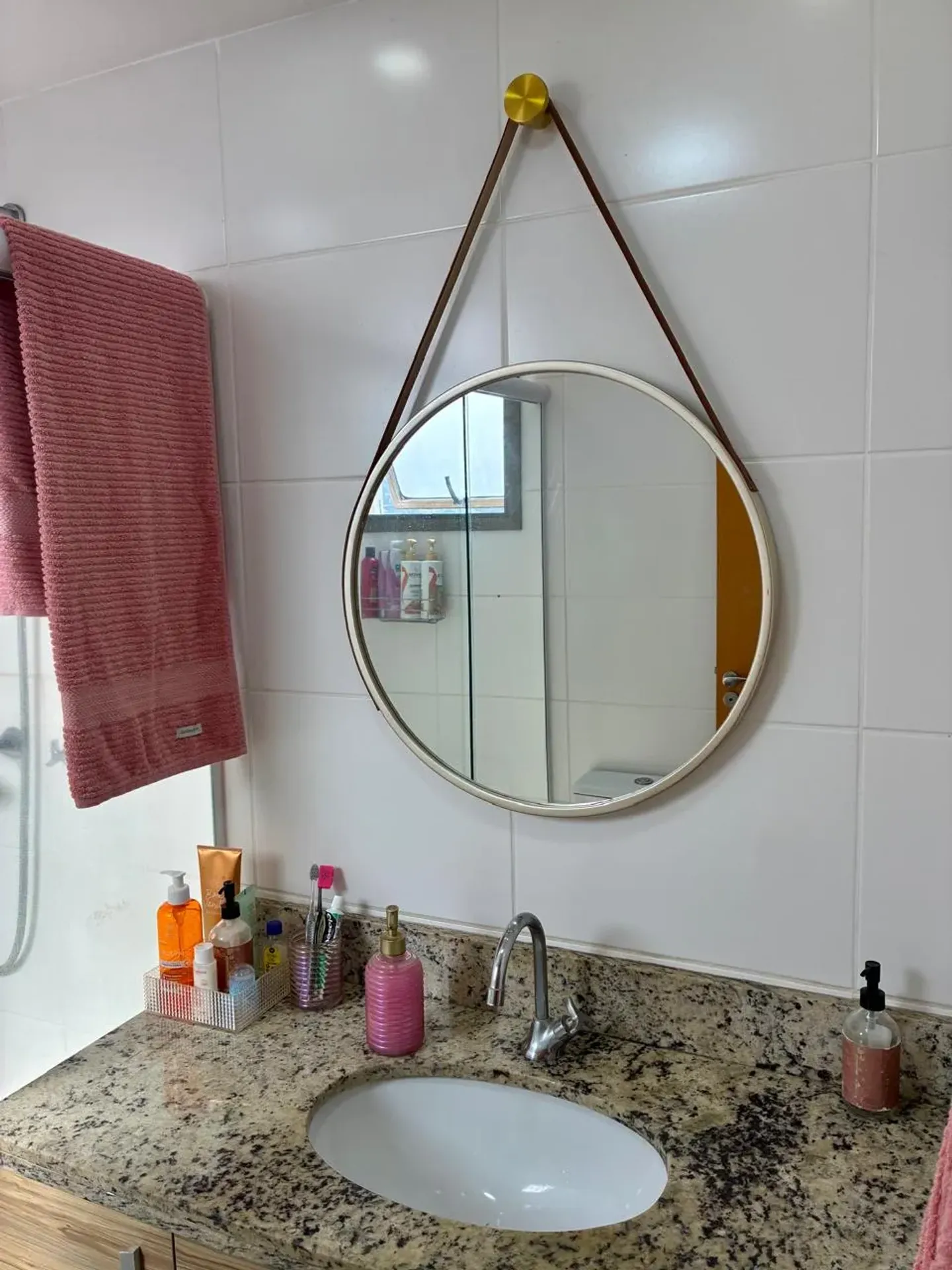 Furnished 2-bedroom apartment with en-suite and parking — photo 35