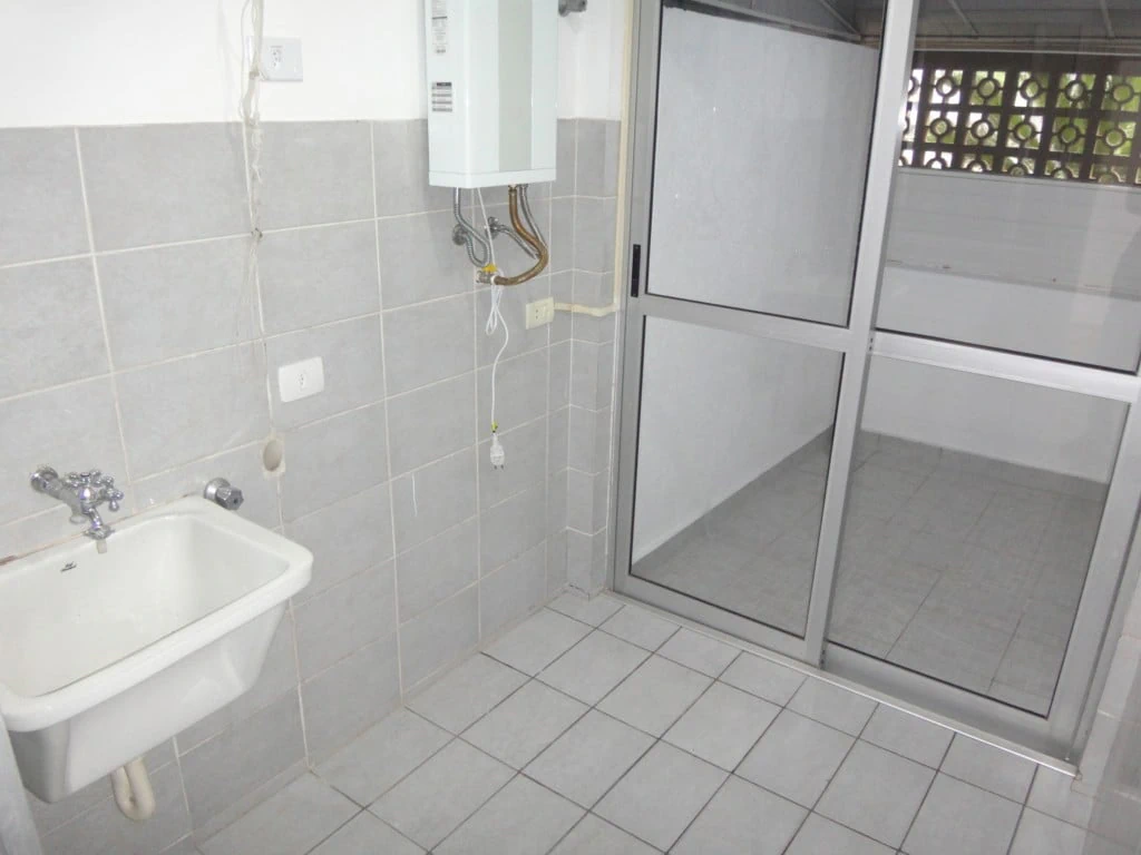2-bedroom apartment with a walk-in closet — photo 19