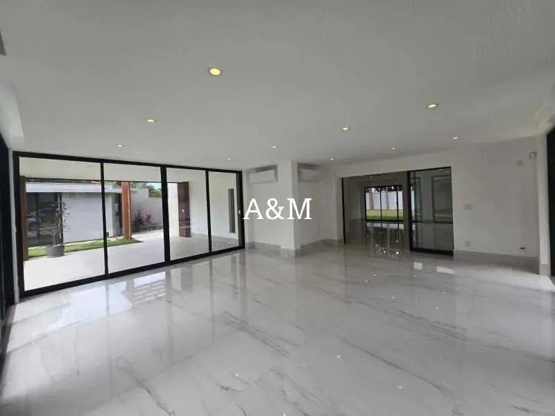 Casa com 4 quartos e 5 banheiros, 4 vagas — photo 5