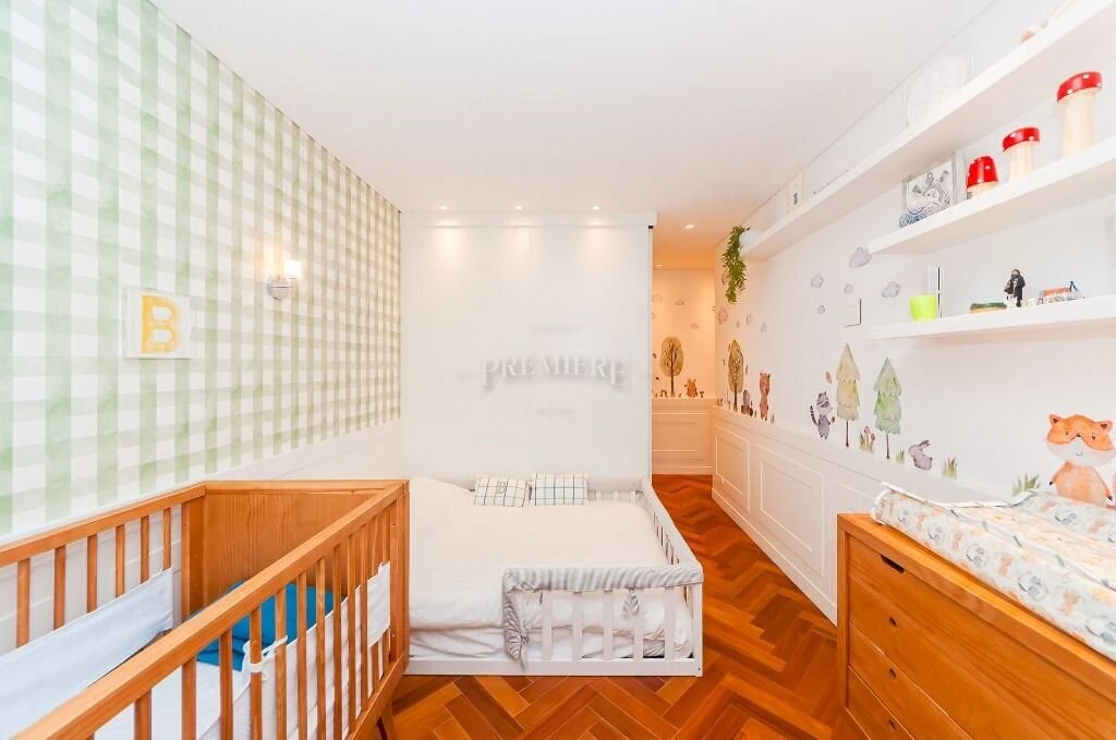 266 m² apartment with a walk-in closet and a bathtub — photo 28
