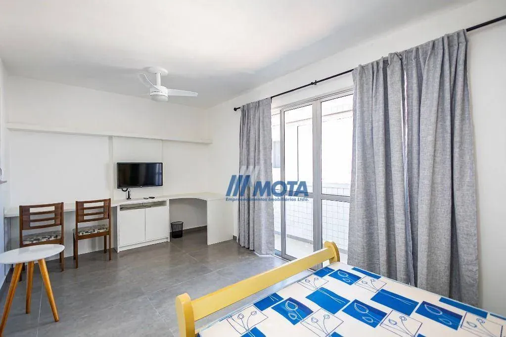 Furnished-free 40 m² studio with a balcony — photo 13