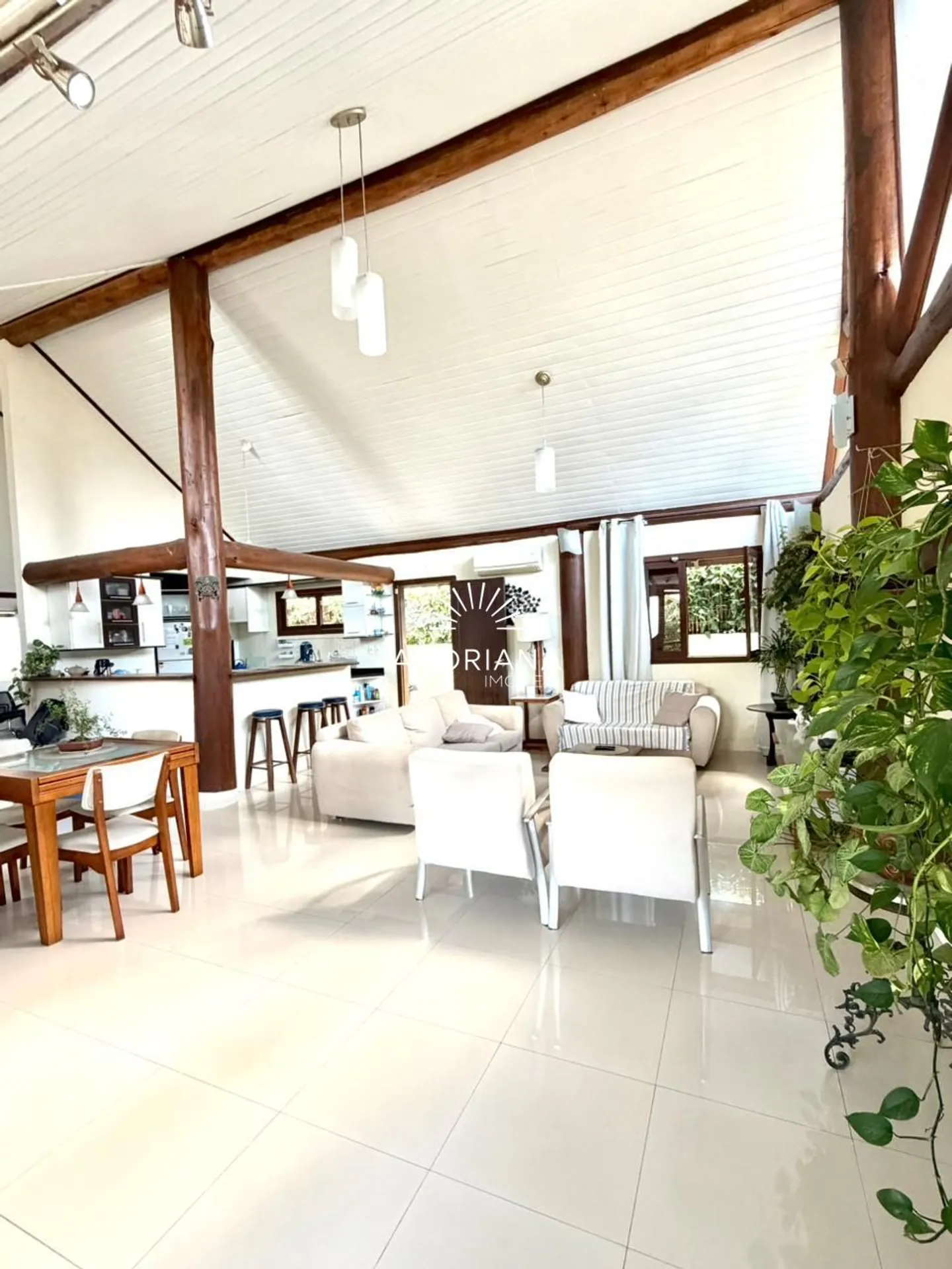 Floor-to-ceiling windows in a 3-bedroom house, 224 m² — photo 24