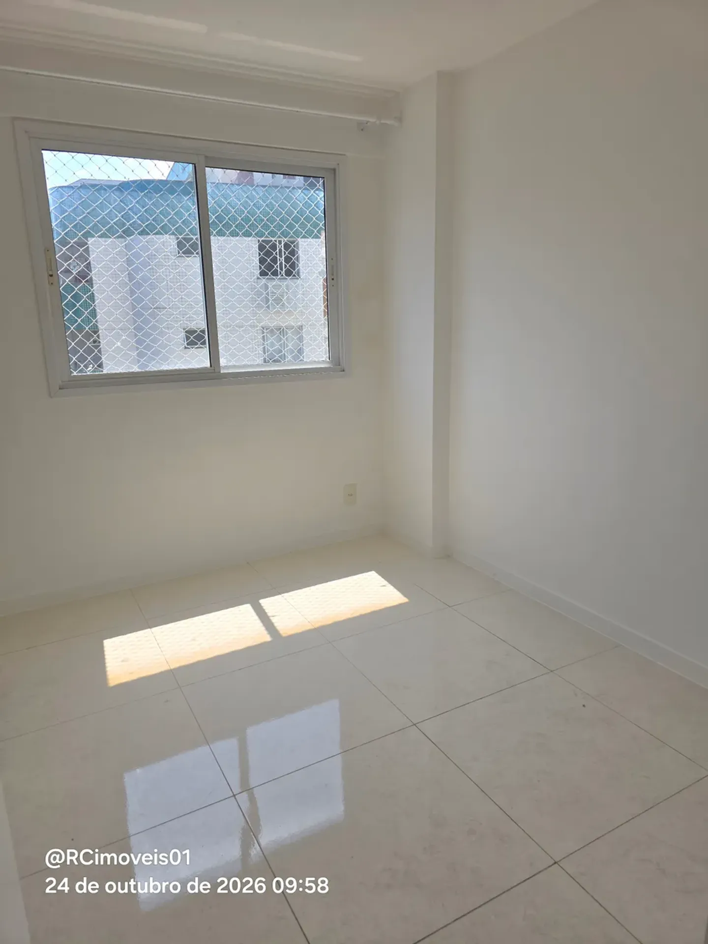 Apartment on the 5th floor with a mountain view — photo 14