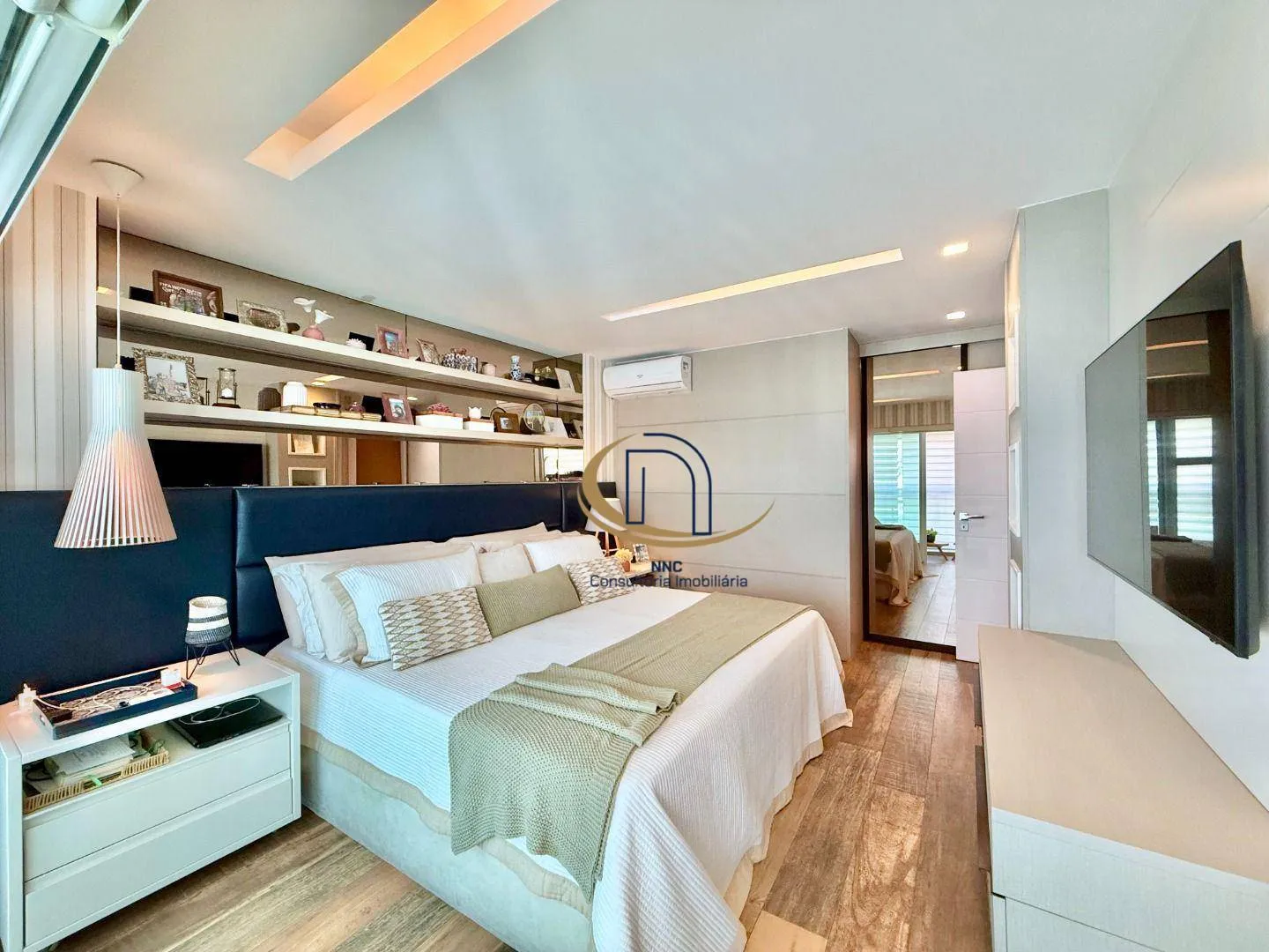 Front-facing penthouse with 215 m² and 4 bedrooms — photo 22
