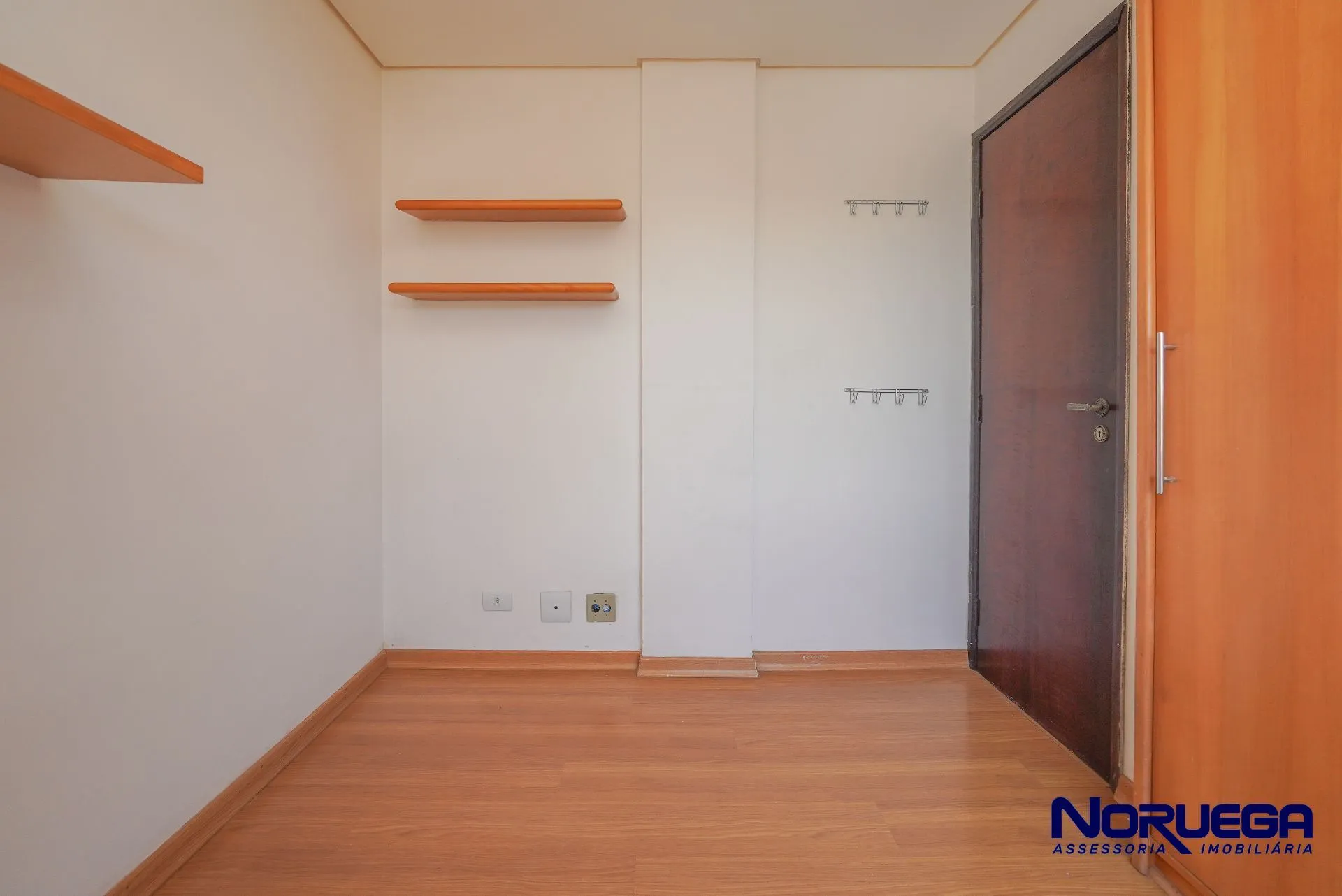 Home office in a 3-bedroom apartment, 109 m² — photo 14