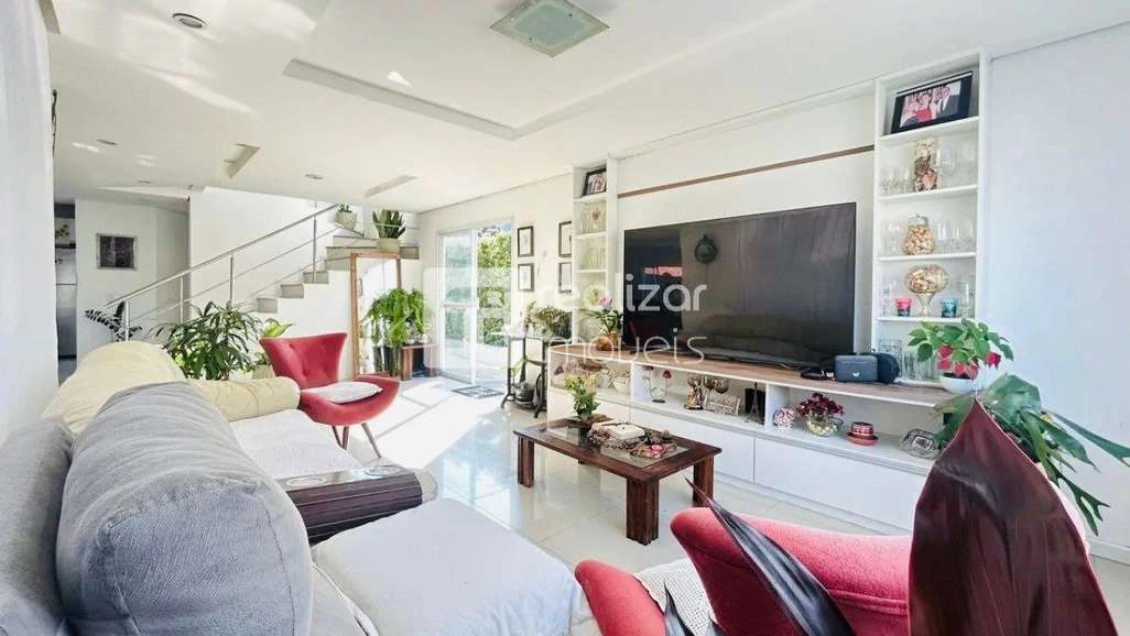 Casa com 5 quartos e 466 m², com piscina de uso privativo — photo 3