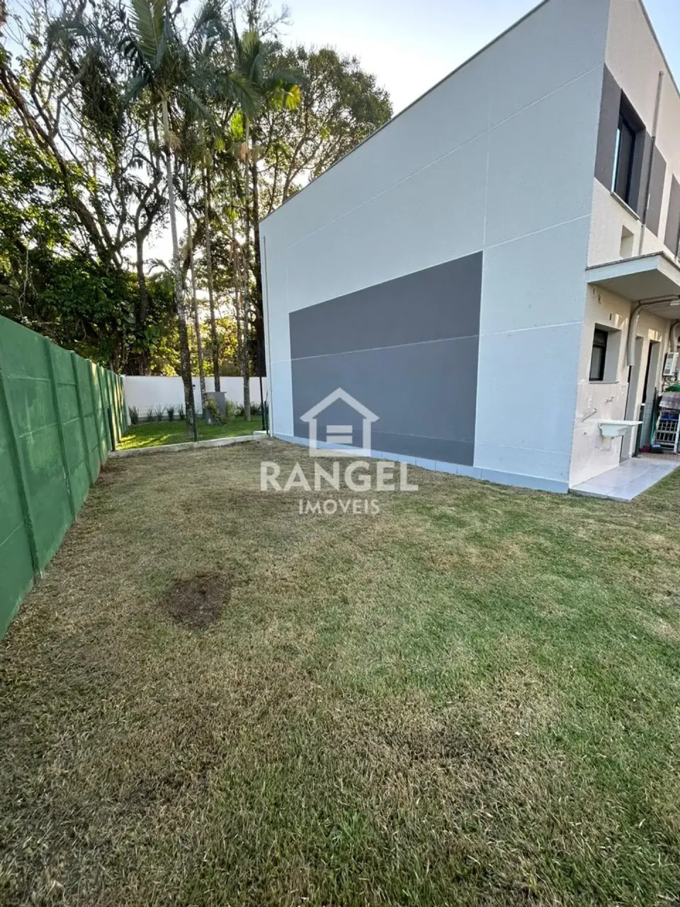 Casa com 2 quartos e varanda em condomínio com lazer — photo 16
