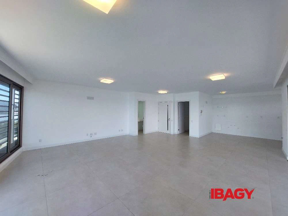 Furnished 4-bedroom apartment with 3 en-suite suites, 279 m² — photo 5