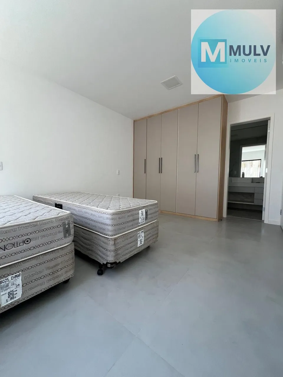 House, 312 m², with a walk-in closet — photo 6