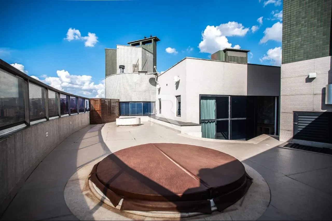 Apartment with 4 bedrooms, 3 en-suites and 463 m² — photo 20