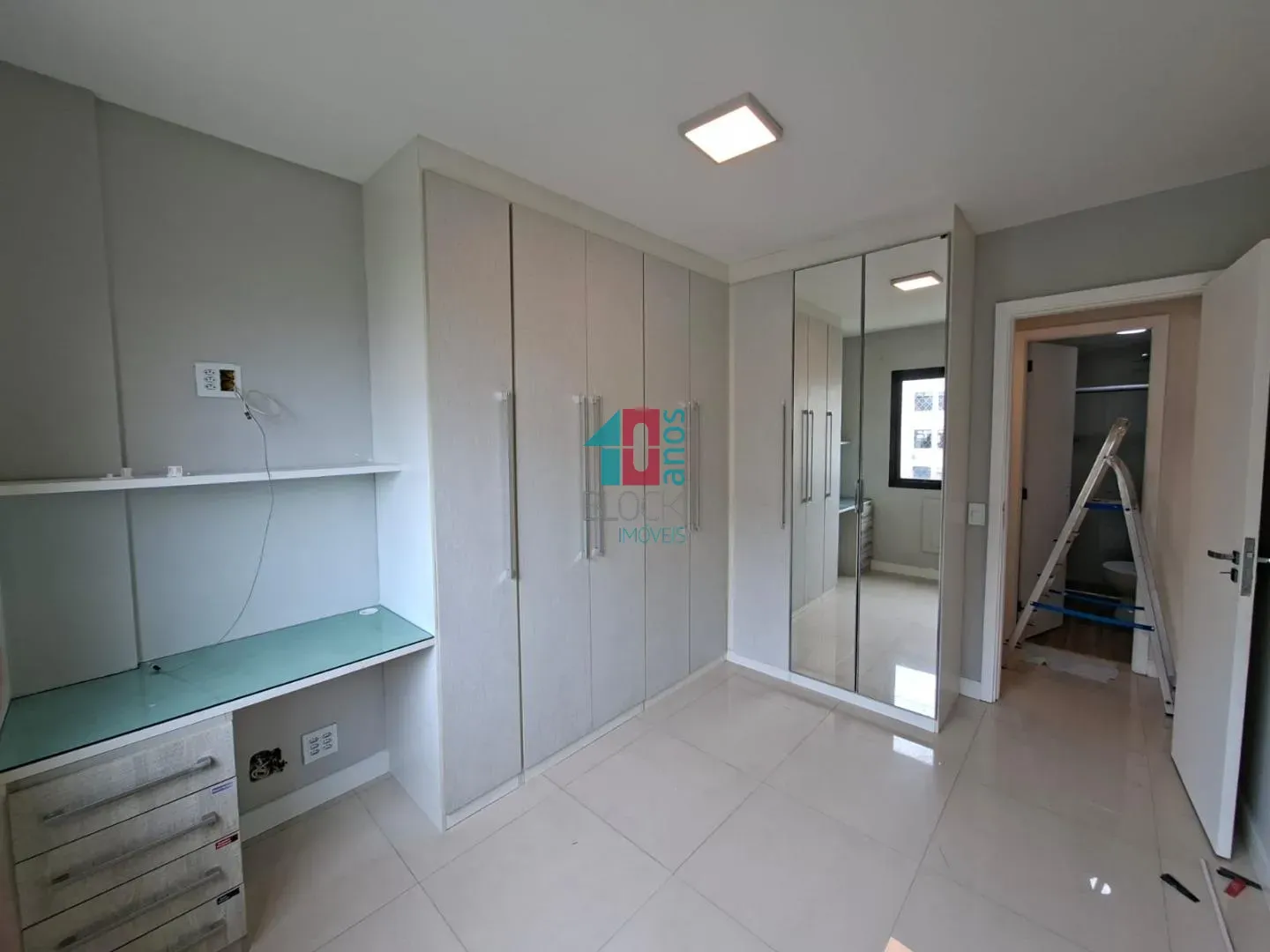 2-bedroom apartment in a building with a sauna — photo 13