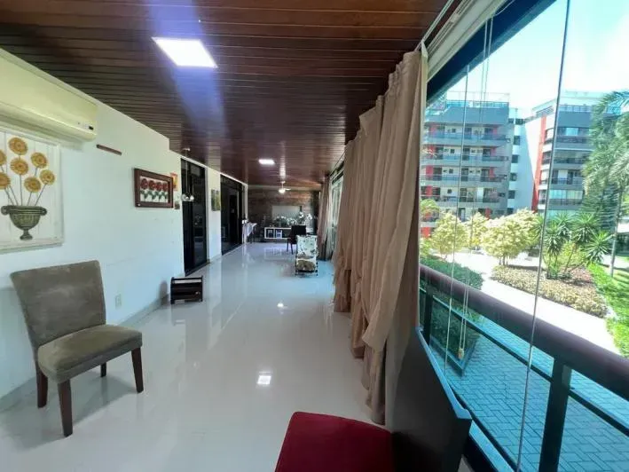 Apartment with 4 bedrooms and a glassed-in balcony — photo 16