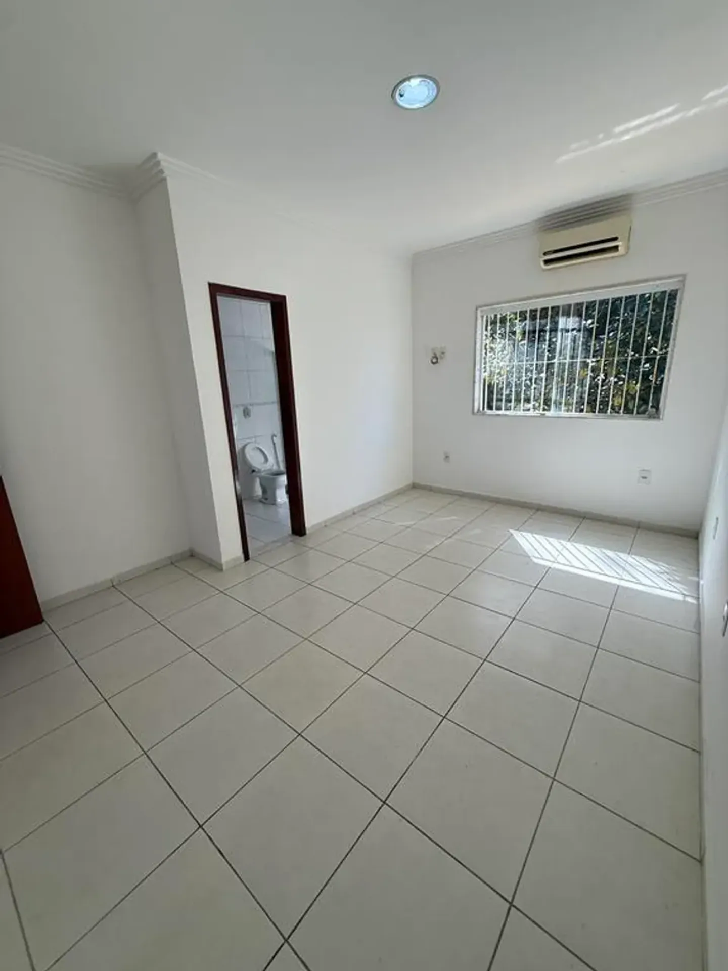 Duplex house with 4 bedrooms and 5 bathrooms — photo 40