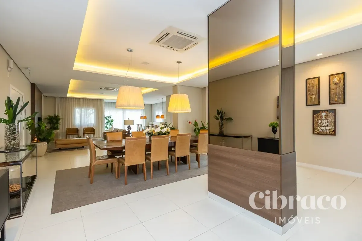 Balcony with a grill in a 2-bedroom apartment, 71 m² — photo 56