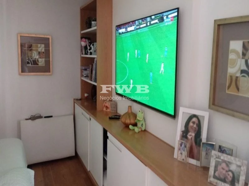 11-bedroom house with a walk-in closet in Rio de Janeiro — photo 10