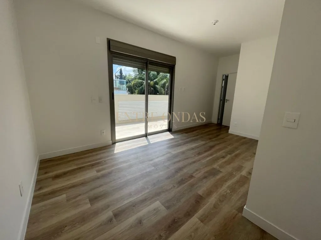 2-bedroom apartment with a washing machine in Florianópolis — photo 10