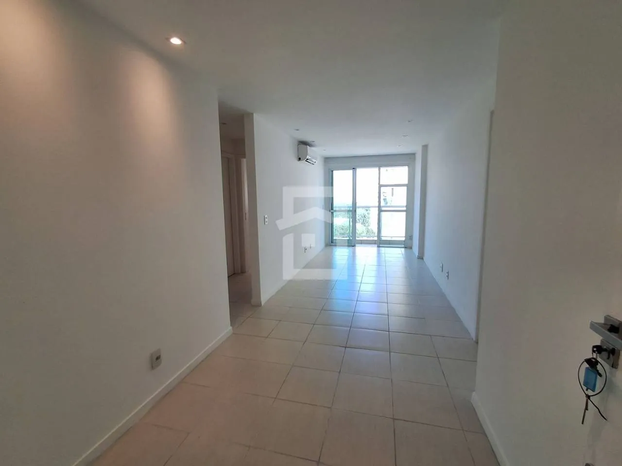 Glass-enclosed balcony in a 2-bedroom apartment, 64 m² — photo 35