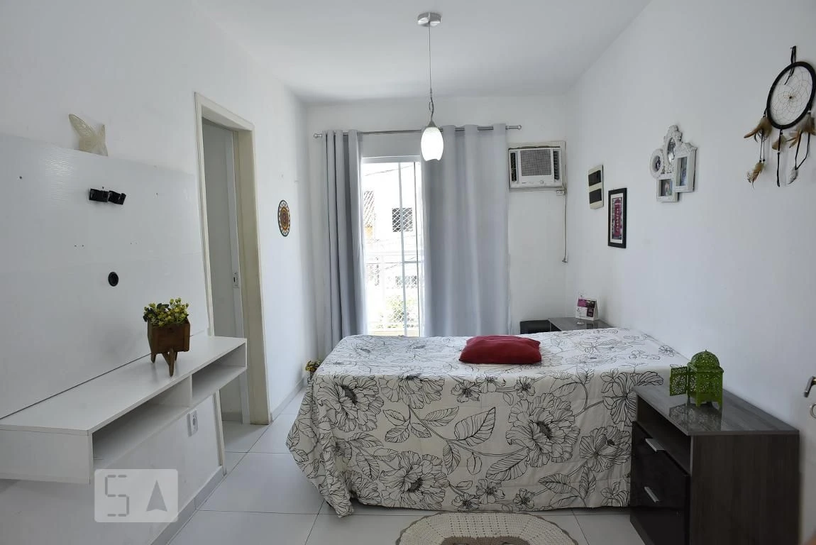 Furnished house with 2 en-suite bedrooms and laundry area — photo 15
