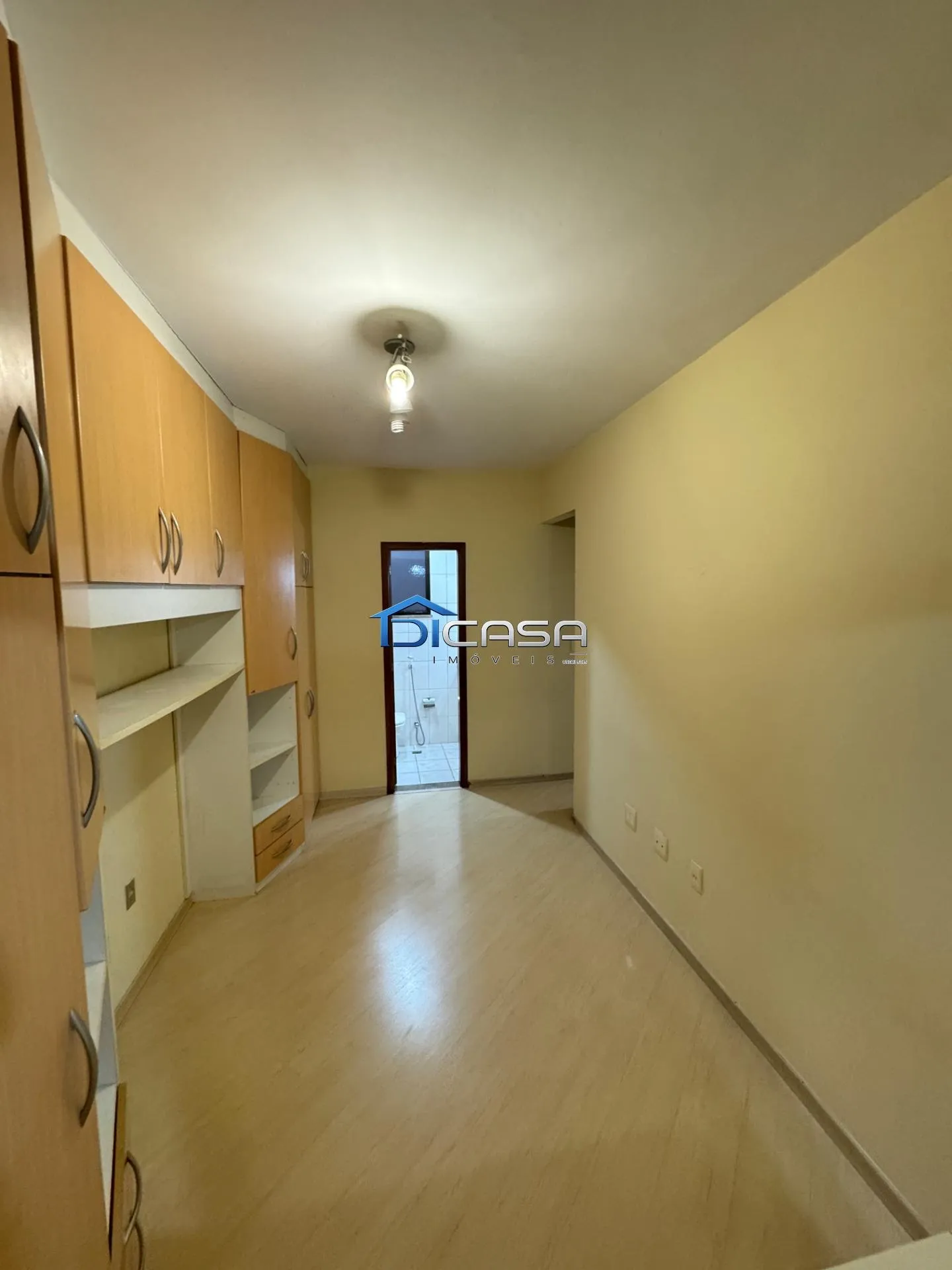 2-bedroom apartment with a walk-in closet — photo 3