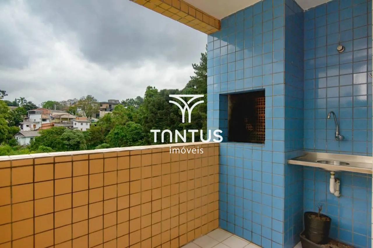 65 m² apartment with a grill on the balcony and a bathtub